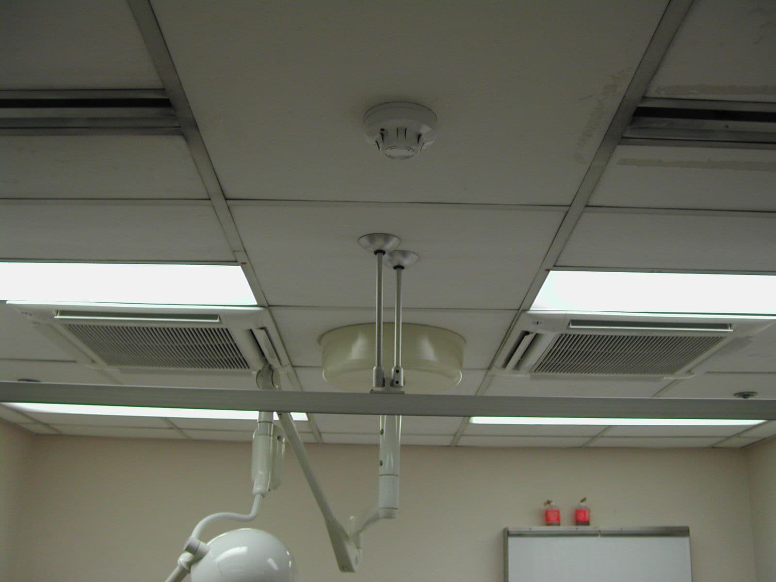 Tuen Mun Hospital - Photo 1